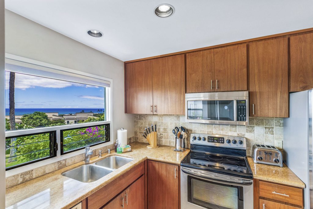 Fully equipped kitchen
