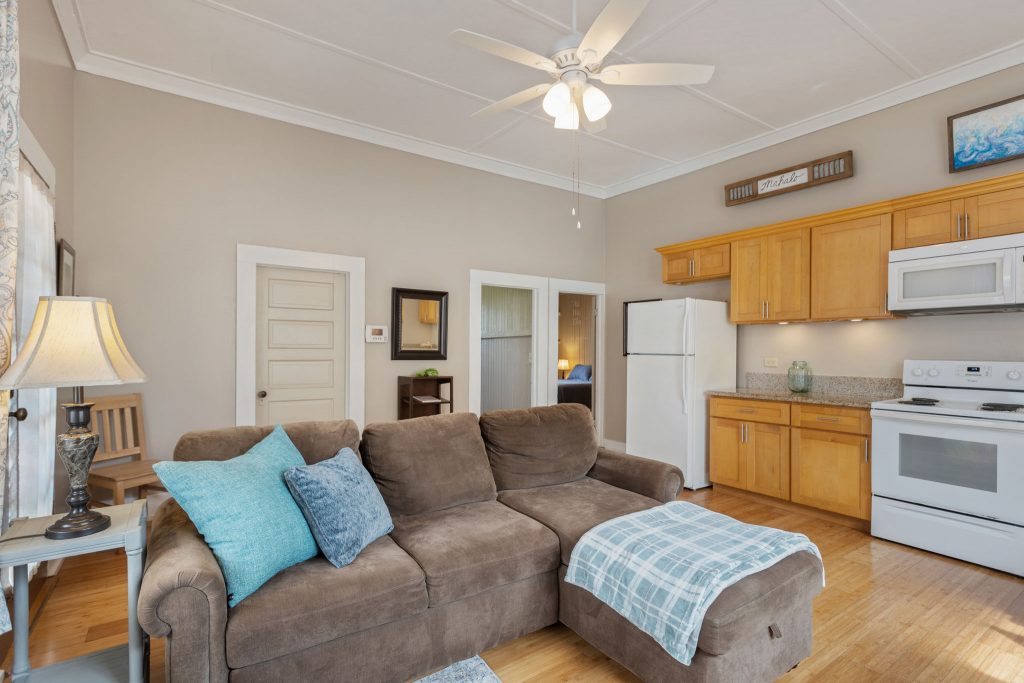 Living & Kitchen